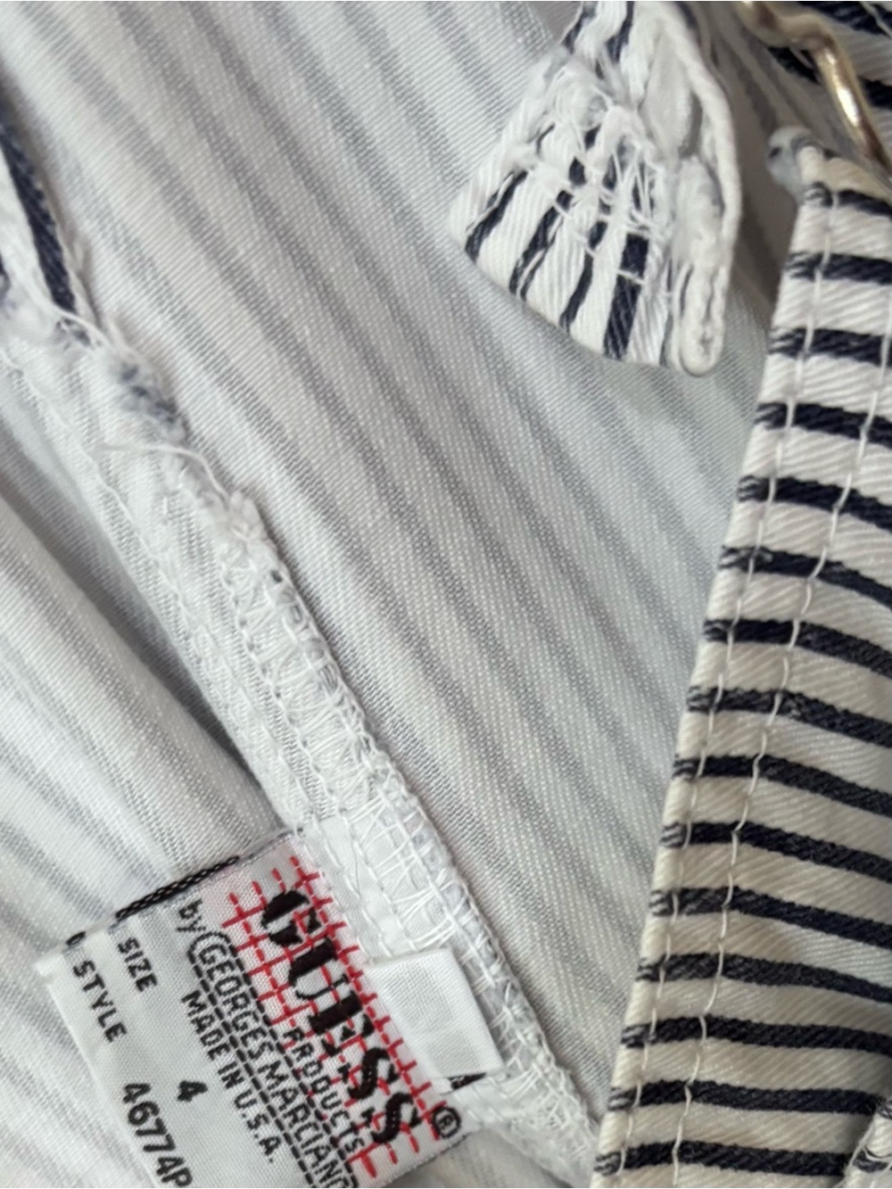 Guess| 1988 Vintage Navy & White Pinstriped Denim Overalls Cuffed Shorts Sz 4 - Picture 9 of 10